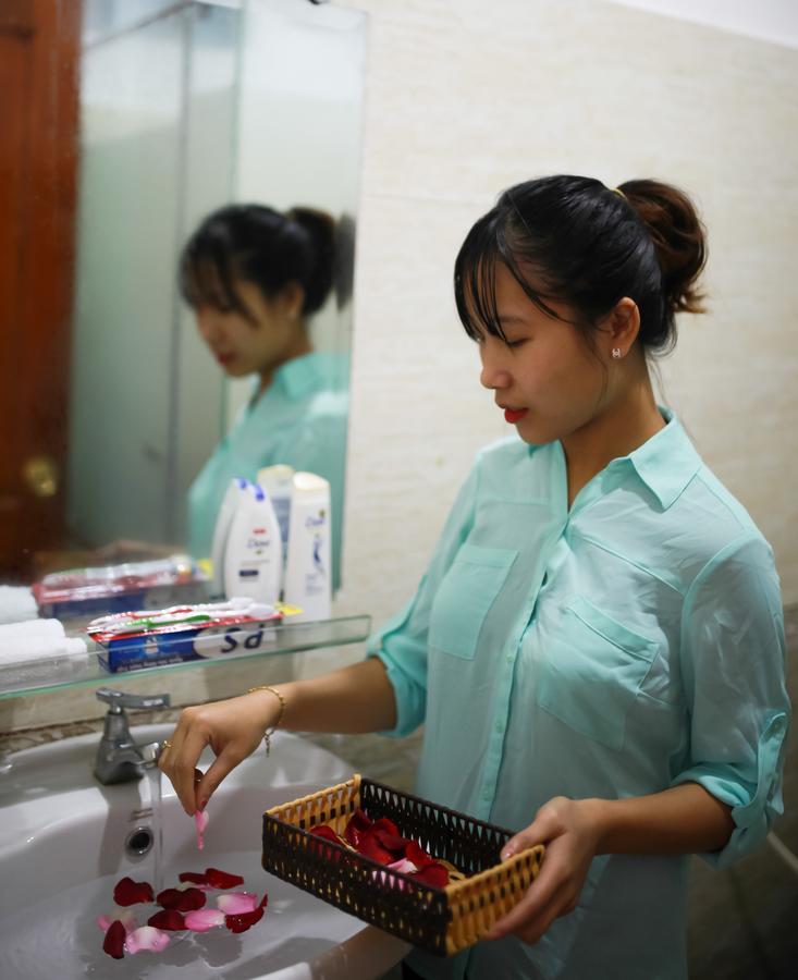 Lum Dong Tien Hotel Hue Buitenkant foto